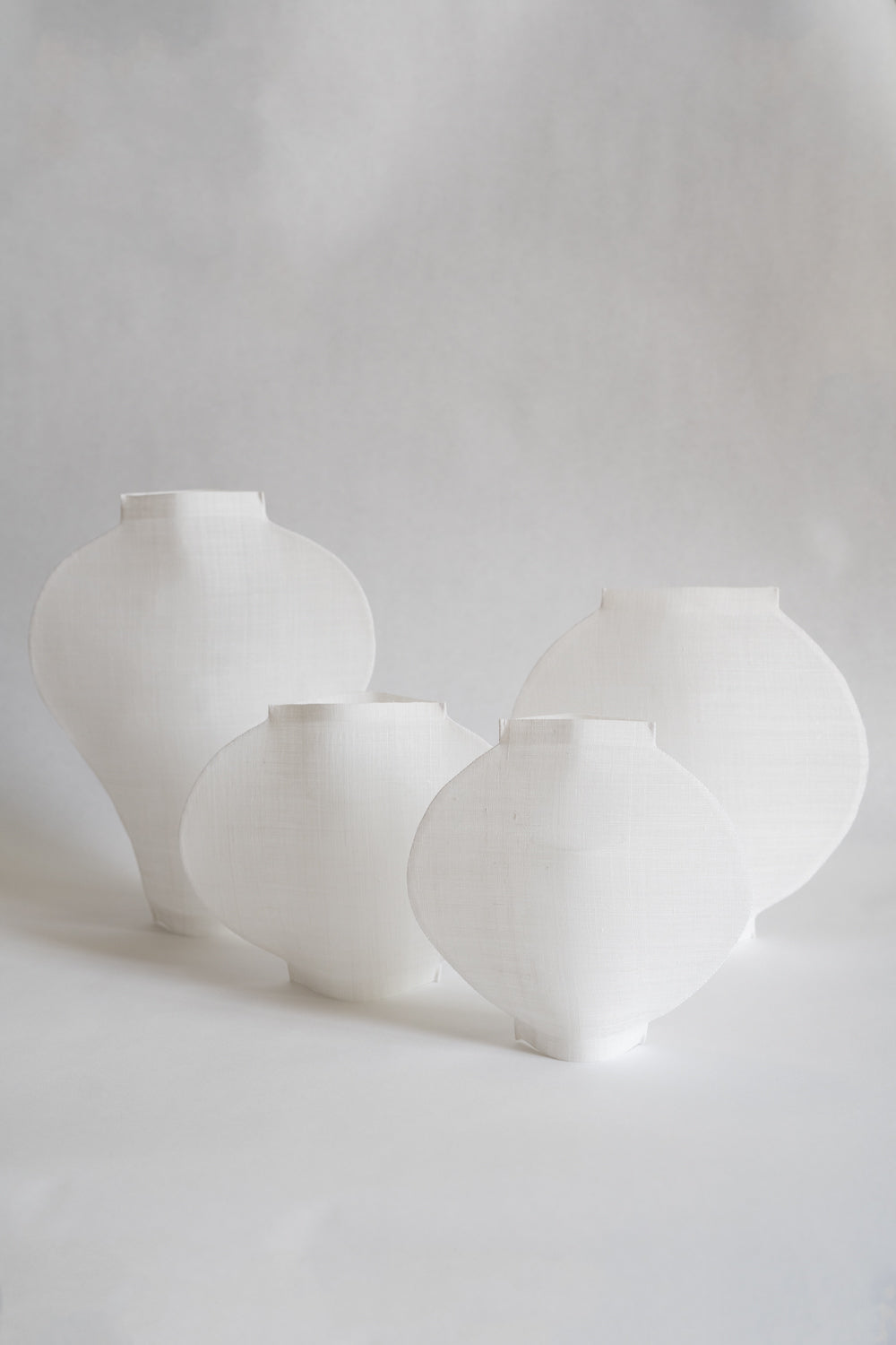 White Mosi Moon Jar - S